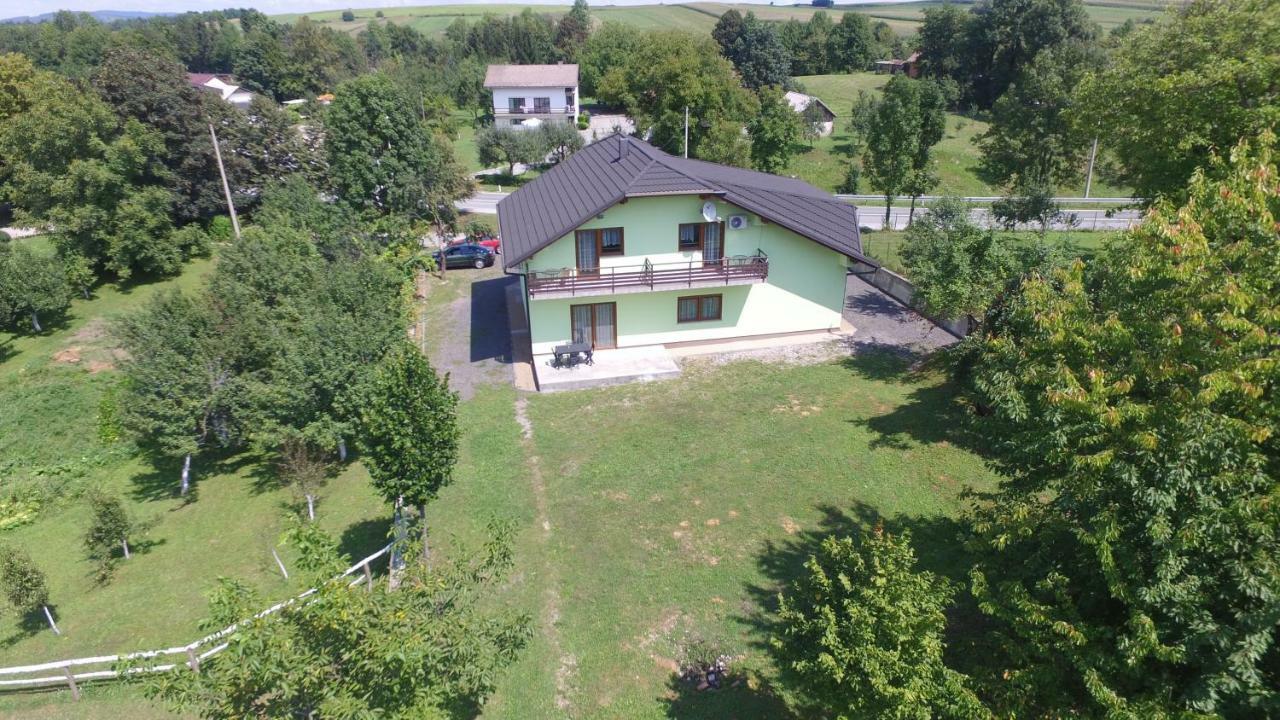Green Apartment Plitvice ラコヴィツァ エクステリア 写真