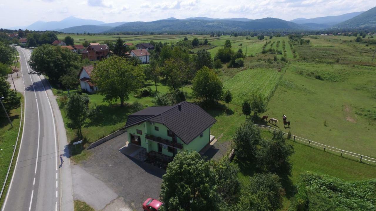 Green Apartment Plitvice ラコヴィツァ エクステリア 写真